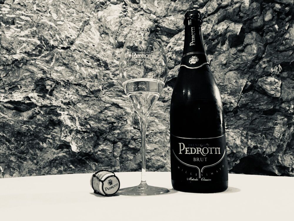 PedrottiWinery's tweet photo. Nella #grottadellospumante le stagioni non esistono e il tempo si ferma. E le protagoniste diventano le #bollicinedimontagna!
#Pedrotti @Trentodoc @vinodolomiti #trentodoc https://t.co/JXs2ICblDi