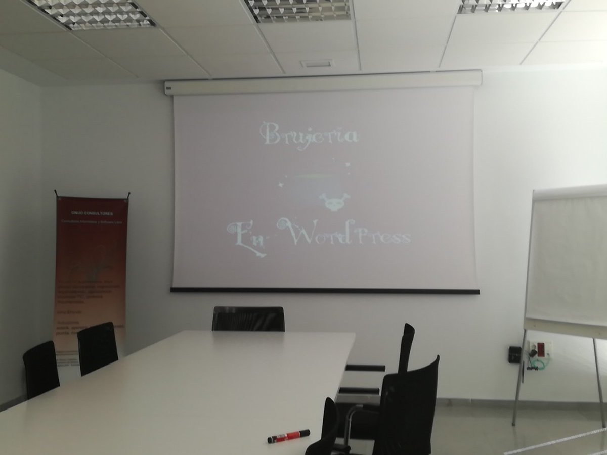 Ya estamos en el aula 3, debéis entrar por la universidad, lo demas acceso están cerrados. #wpbadajoz #wpextremadura