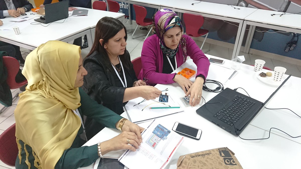 GlAlmali's tweet image. STEM+A Çalıştayı #STEMgelecektir #bkegitek @ahmetoba2 @mduranoznacar @kasimugur1