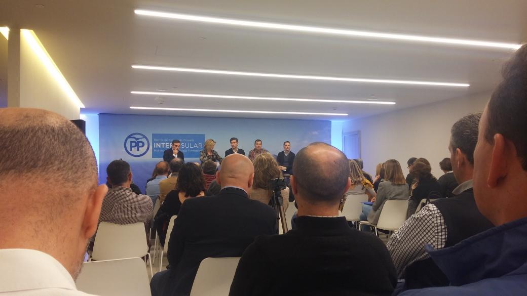 isabelllinas's tweet photo. Present a les interesants Jornades #Interinsulars @ppbalears #SomIlles #SomDiverses #DesfensamATotes #AnemPerFeina #Govern2019 https://t.co/5SVWpbGLzG