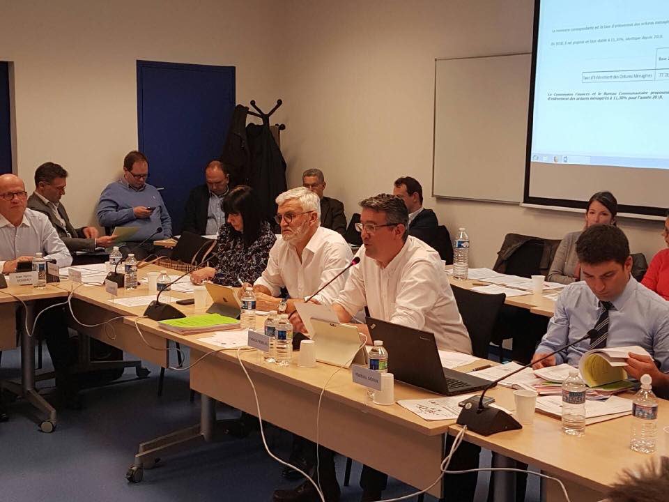 YannickMOREAU's tweet photo. L’agglomération des #SablesdOlonne muscle son soutien à la vie associative et sportive, aux grands évènements et aux sportifs de haut-niveau qui portent l’image de notre territoire.

Les subventions seront cette année en hausse de 13%.

#Vendée #Qualitédevie #Attractivité https://t.co/3vOoR2P550