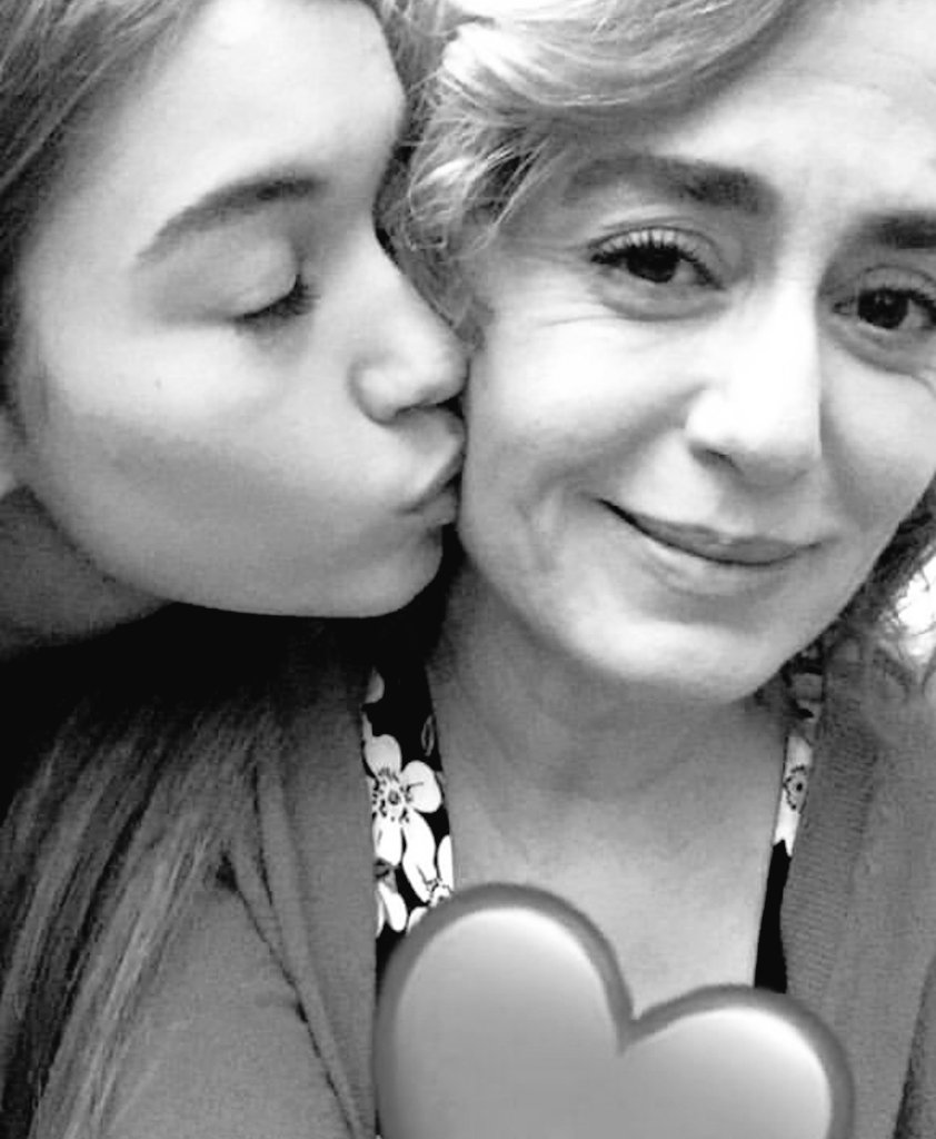afralbeni's tweet photo. Koskoca 1 sene😺❤ @afrasaracogIu #AfraSaraçoğlu #FaziletHanımVeKızları https://t.co/aqpoHCtx3P