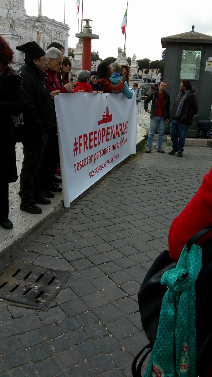 MaipiuCIE's tweet photo. Se salvare vite è un reato, allora siamo tutti criminali! #FreeOpenArms @openarms_fund https://t.co/Zf98qaGMzu