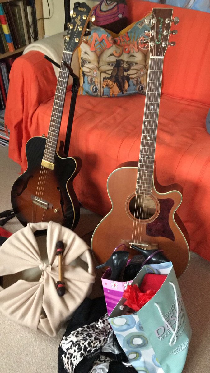 Preparations are underway for my gig tonight SWEET COMPANY. Drum swathed in fleece (to be explained) and hints of high heels, leopard skin and roses! A jolly night...