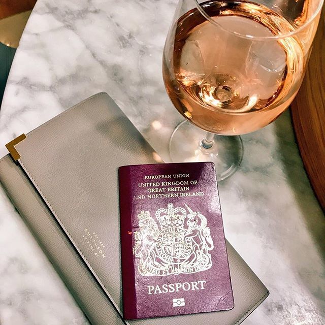 First_We_Eat's tweet image. I’m off again! Headed to Belfast to visit a very good friend who just got engaged last week! My first trip to Northern Ireland, and my first trip out of LCY airport which is a DREAM since I live in SE London! So quick here given how tiny the airport is. … ift.tt/2pFu72q