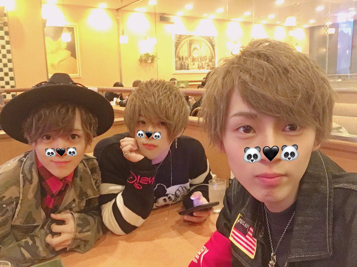 天夜 ねおさん W Universeのねおたーん ホストtvの撮影を終え ご飯食べた W めっちゃ緊張した ཀ 本来の自分の2割も出せてない Fwf 本日も待ってるやで ホスト 歌舞伎町 中洲 すすきの ミナミ 栄 アルマンド