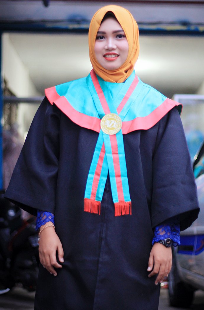 Yanie_flower's tweet photo. 10 Match 2018
The best moments 💓 is my graduation 
Thank's for all 😘😘 I love so much https://t.co/A2LV0zaPgW