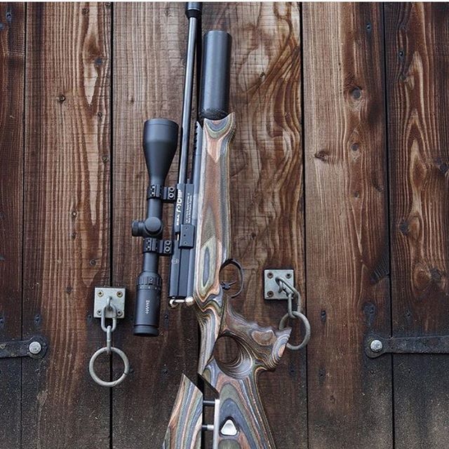 National_shoot's tweet photo. Stunning @form_rifle_stocks stock on @bsagunsltd R10. See Form Rifle Stocks and BSA at #NSS18 #riflestock #rifle #airgun #shooting #formriflestocks #bsa #bsaairguns #nss #theshootersshow #northernshootingshow https://t.co/NngBOZPw71 https://t.co/hwFmzMnG4H