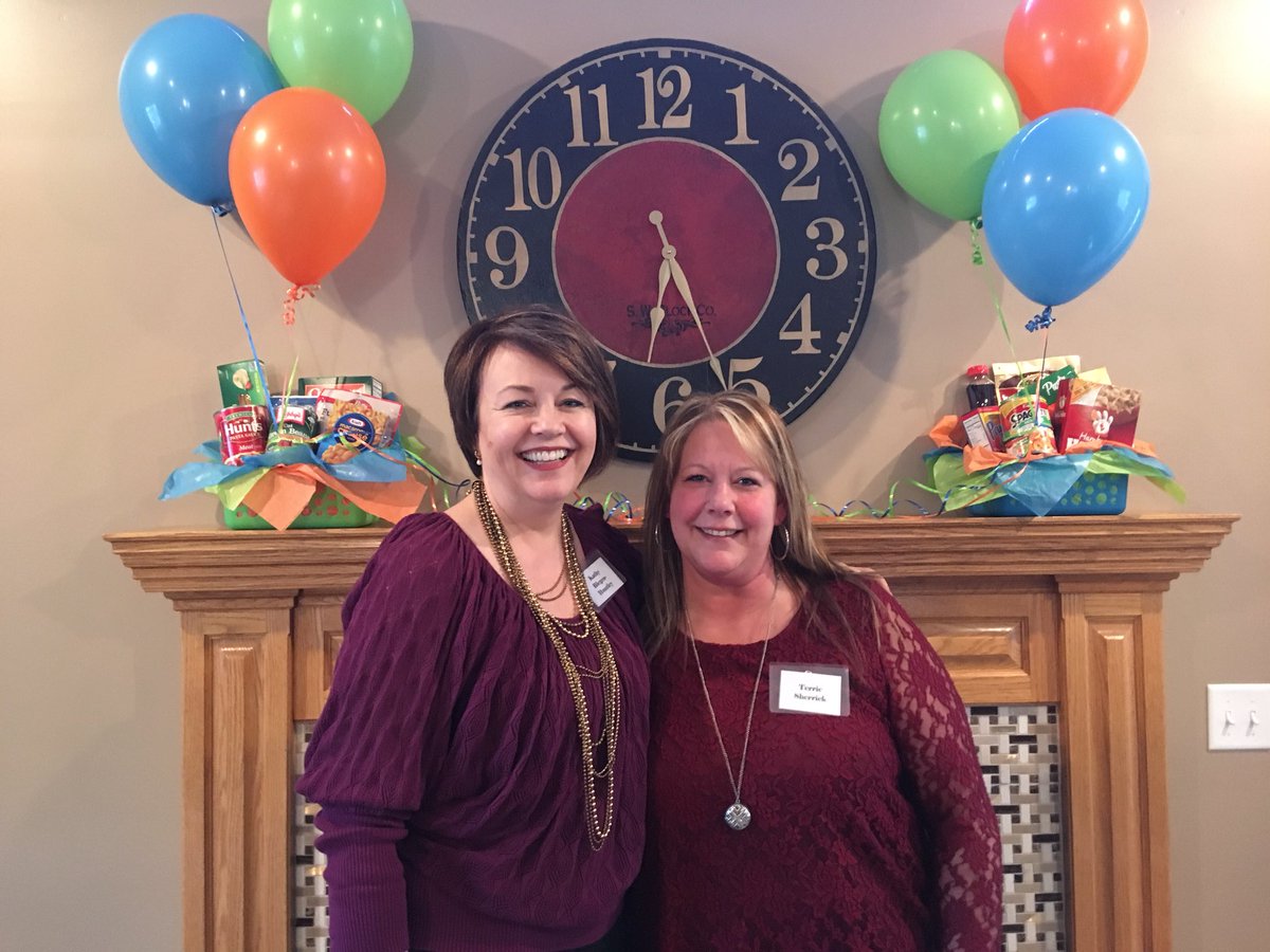 WBLfoodshelf's tweet photo. Last night’s “Party With A Purpose” was a huge success raising over $5K! TY Sherricks for hosting and @IdealCU for sponsoring. #MarchMatch https://t.co/k3lbVW4oRy