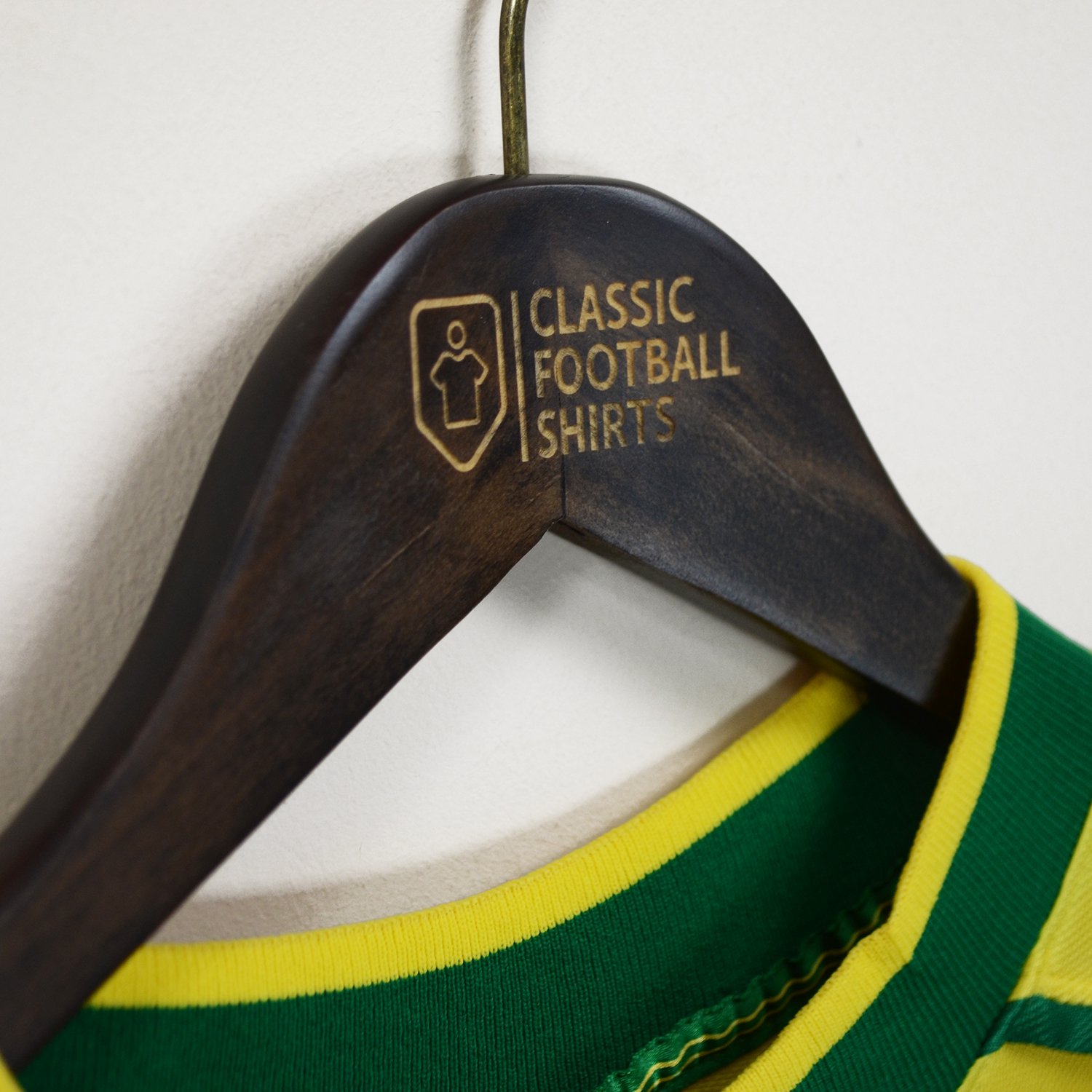Football top shirt hangers