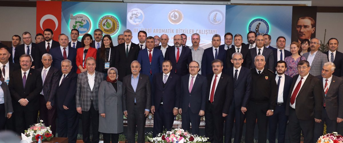 #Afyonkarahisar 3. Tıbbi Aromatik Bitkiler Çalıştayı kapanış oturumuna iştirak ettik. Orman demek sağlık demektir. 2002 yılında 31 bin ton olan üretimi 586 bin tona çıkardık. Orman ürünlerini daha da geliştirerek ihracatımızı 2023 yılında 5 milyar dolara çıkarmayı hedefliyoruz.