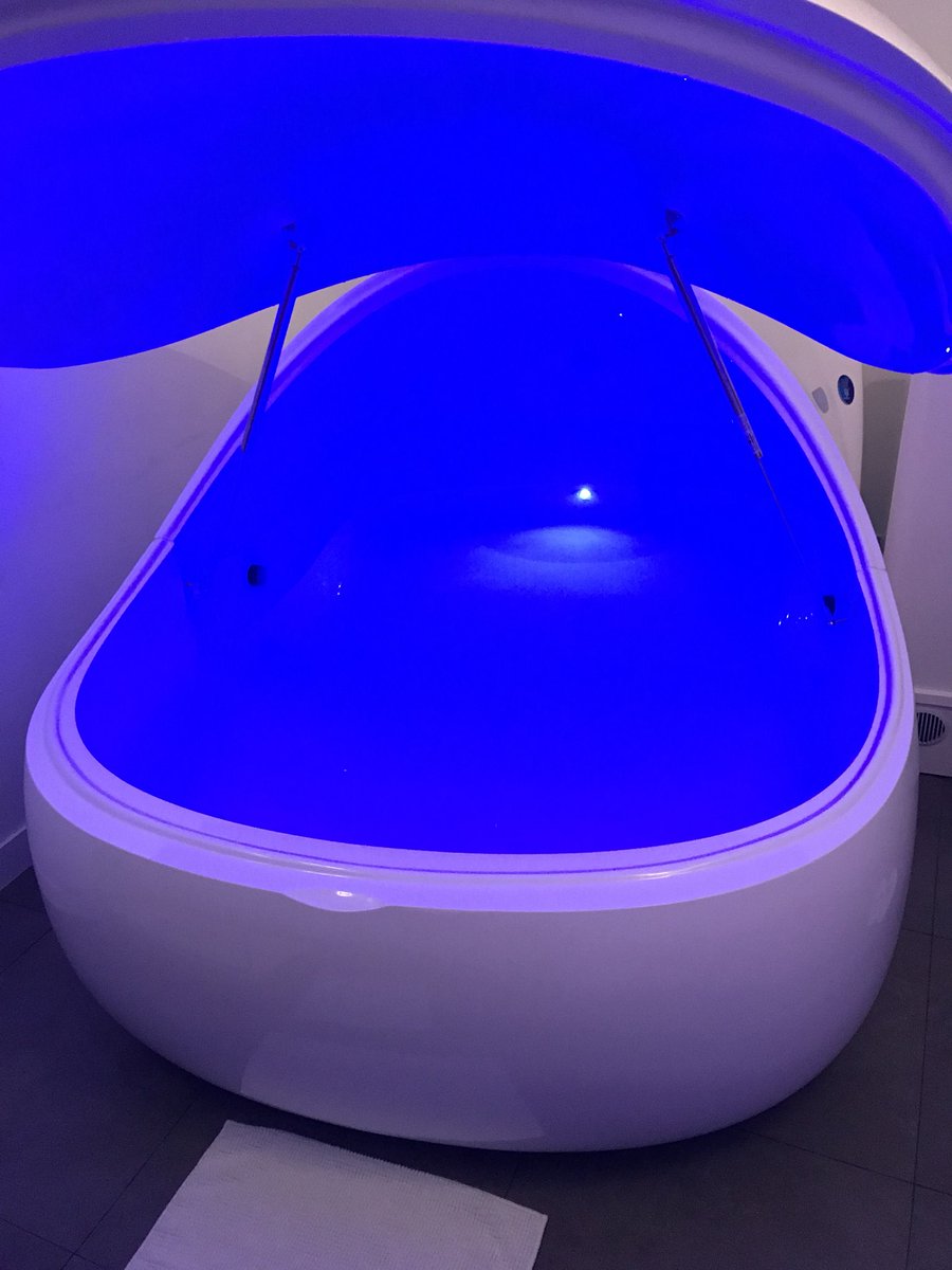 Silence... j’ai testé le concept Silence! 🤫😴 Merci à <a href="/GeRvZ15/">Stephane Gervais</a> <a href="/BaylacqJulien/">Baylacq Julien</a> <a href="/christartari4/">Christophe Tartari</a> je me suis oublié pendant une heure! Je conseille cette expérience aux Grenoblois! #experiencesilence #Grenoble experience-silence.com