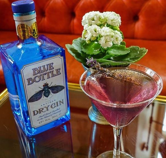 CrownClub_Gsy's tweet photo. Try our @bluebottlegin martini at the #CrownClub. Let our team serve you the perfect drink to begin your #Saturday. https://t.co/IqzOBjkNsP