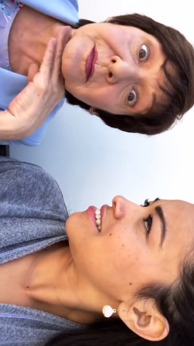 uhhiris_'s tweet photo. i love these two 🤞🏼💗 @HereIsGina @ivonne_coll https://t.co/2HBO6hOM0e