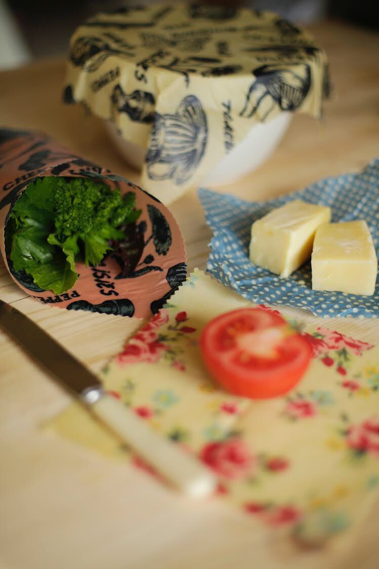 SomCollective's tweet photo. @BeeswaxWraps_UK are made from beeswax, jojoba oil, pine resin & cotton. A fab alternative to clingfilm. They donโt leach harmful chemicals & help cutdown on plastic. Stock up on Fri 27 April! ๐๐#thesomersetcollective #atthechapelbruton #beeswaxwraps #springpopup https://t.co/UurCMB1LQy