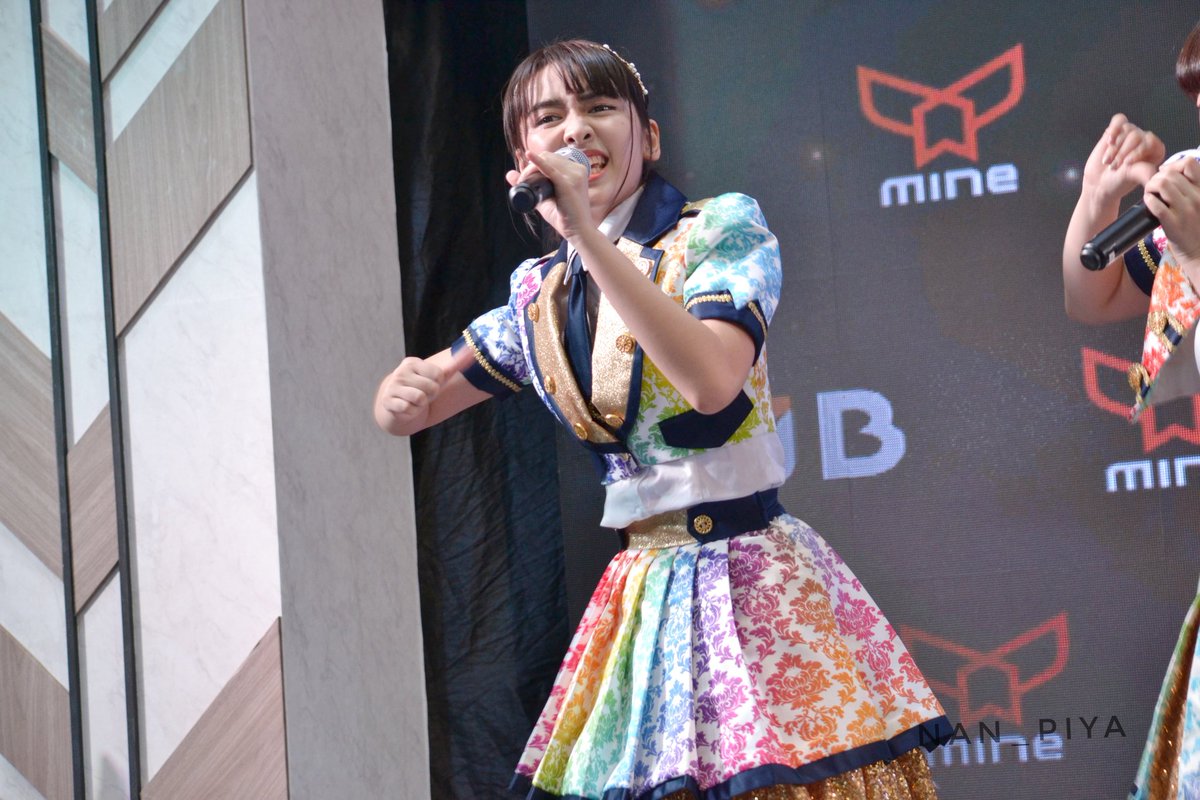 nsysw18's tweet photo. สล็อตน้อย 😁 #JaneBNK48 #BNK48 #commart2018 #commartconnect2018 #JIB https://t.co/92PgII0bfg