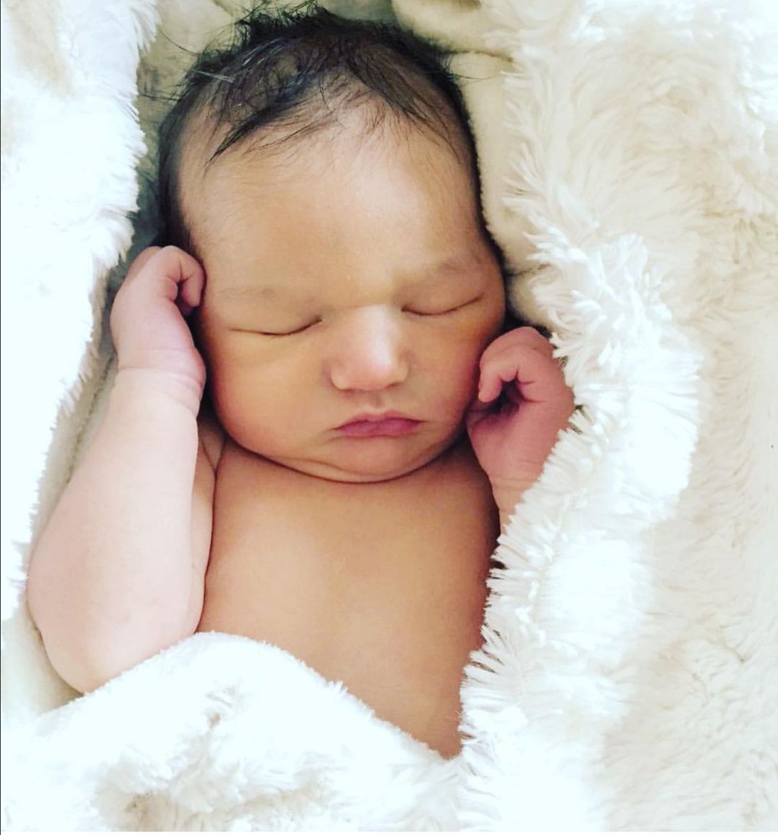 Wir gratulieren <a href="/justFLOrek/">Justin Florek</a> und seiner Frau Kylie ganz herzlich zur Geburt ihres Sohnes Jacob und wünschen der Familie alles Gute!👶