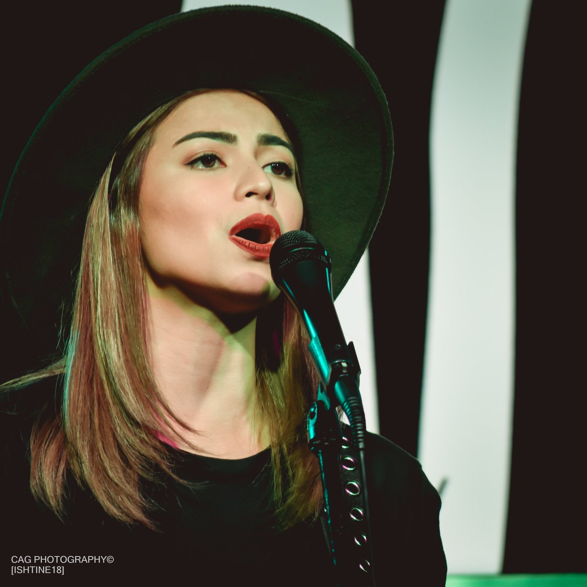 ishtine18's tweet photo. Let us all appreciate GDC's jawline in different shades! @glaizaredux #ByRequest004 #GirlPowah https://t.co/xOSNrpbTkm