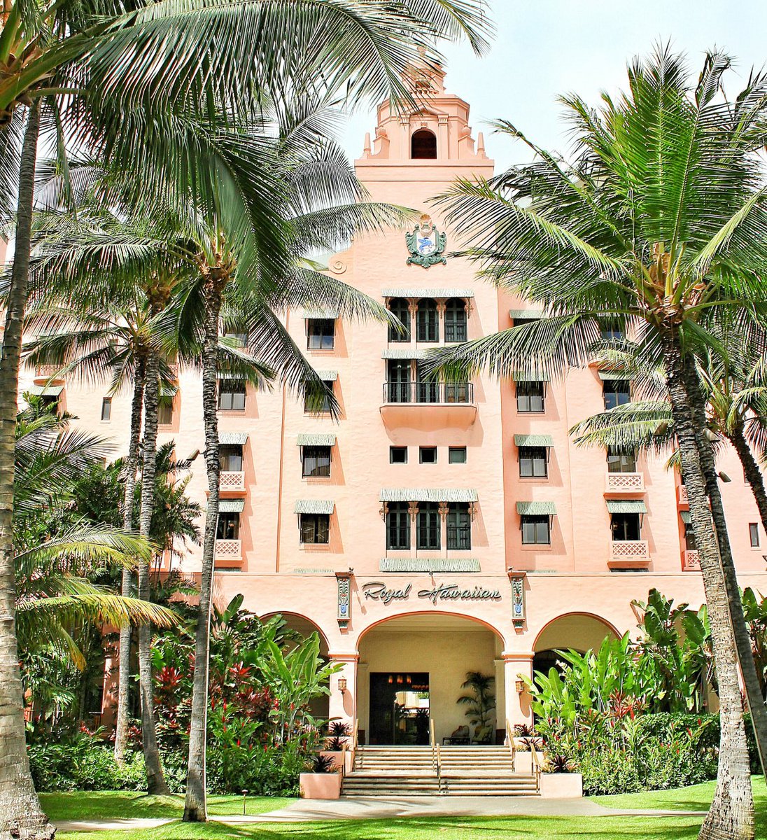 HT_escape's tweet image. When you arrive at your destination after a long couple flights, you don't stay cranky for long when your #hotel looks like this! ow.ly/4y4s30j4R6O