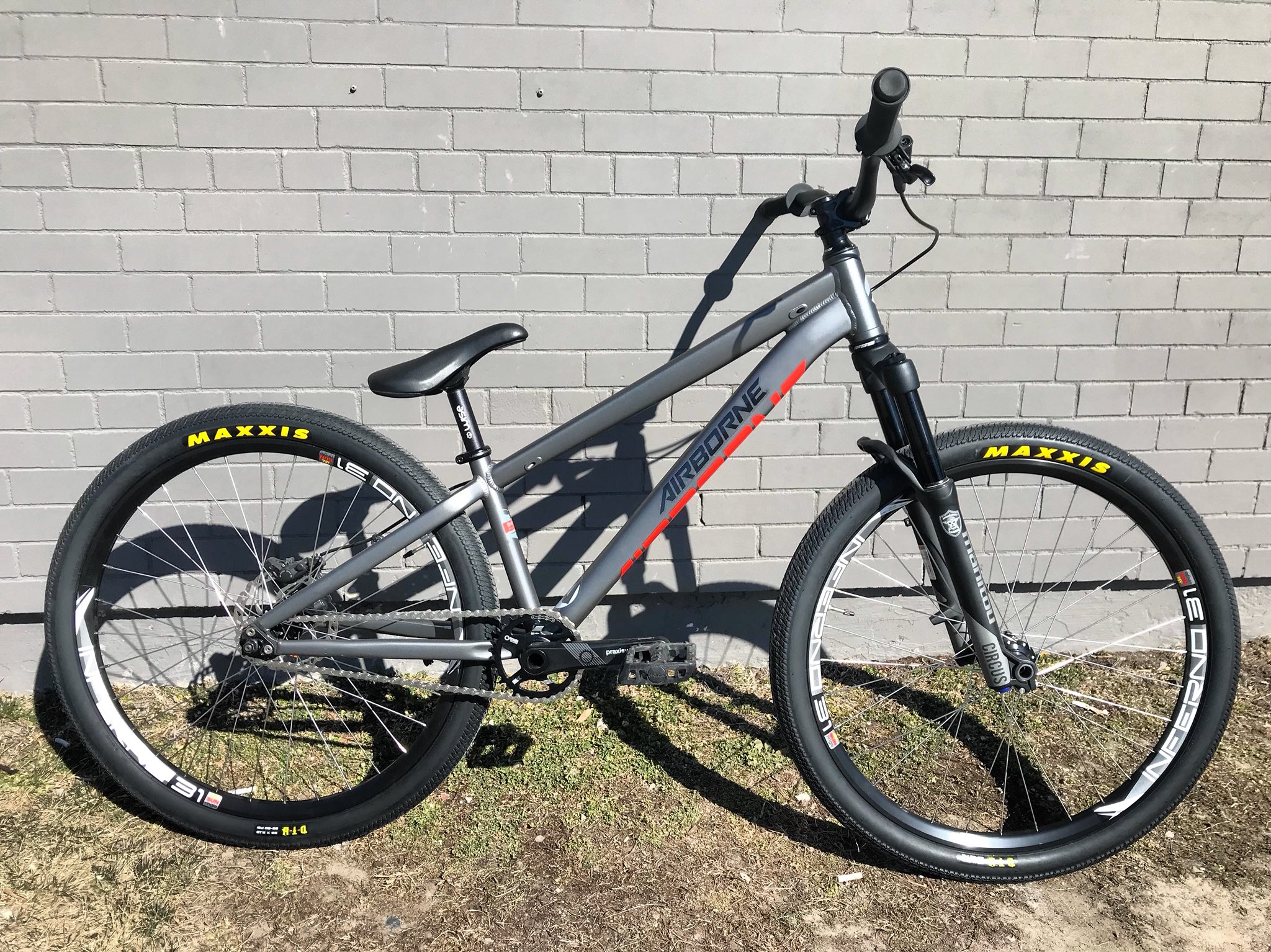 maxxis dth tyre