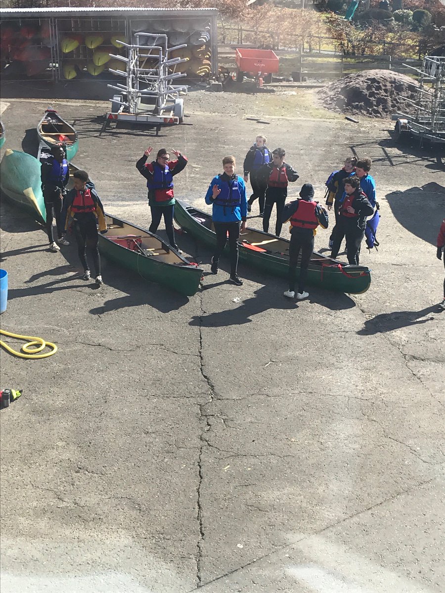 StMungosAcademy's tweet image. Half of our group are out canoeing and mountain biking before their study session this afternoon #blairvadach #body,mind,soul #studyweekend