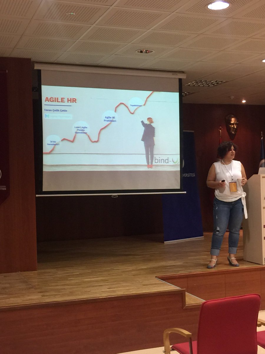 WTMEsk's tweet photo. Ceren Çelik Çetin “Agile Hr” isimli konuşmasıyla sahnede. #wtmesk #wtm18 https://t.co/vEUtgAayRx