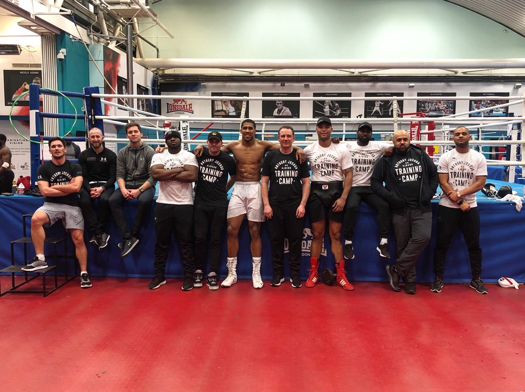 anthonyjoshua's tweet photo. T-1 Week 🥊 #AJBXNG https://t.co/Z2KiYBtGuY