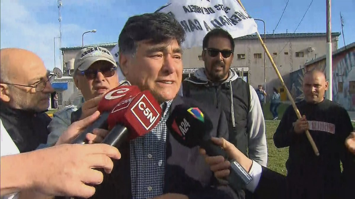 todonoticias's tweet image. Carlos Zannini, al salir de la cárcel de Ezeiza: "El objetivo es perjudicar a Cristina" bit.ly/2G8m6u7