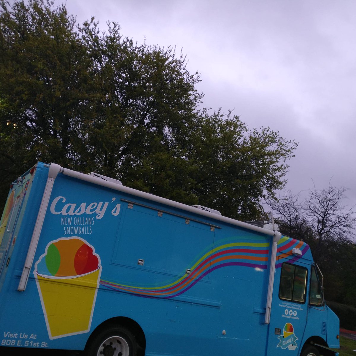 CaseysSnowballs's tweet photo. Setting up for the Mighty Texas Dog Walk at the Statesman parking lot. Weather looks perfect for walking the dog and eating a snowball. We hope to see you out enjoying the day today.

30% of sales at our food truck today will be donated to Service Dogs Inc. https://t.co/tLl60qU0Ig