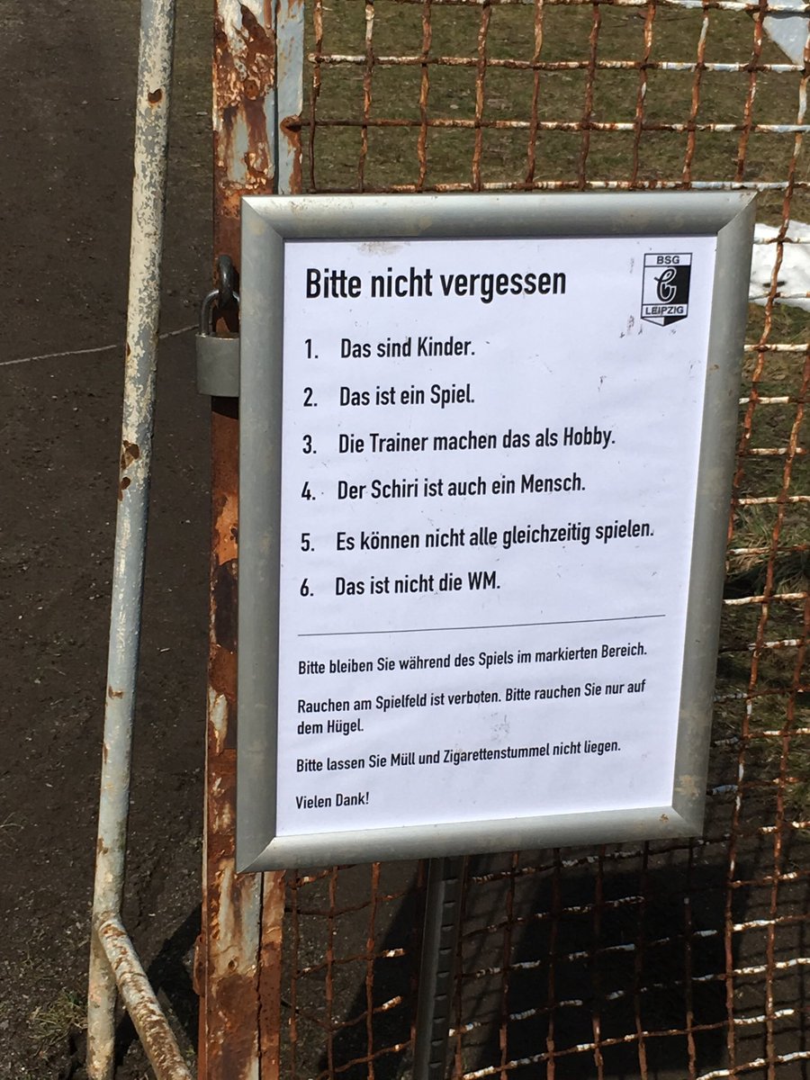 HandballKurti's tweet photo. Scheinbar müssen einige Eltern an Grundsätzliches erinnert werden #FJugend #BSGLSC https://t.co/XDmnC70jAf