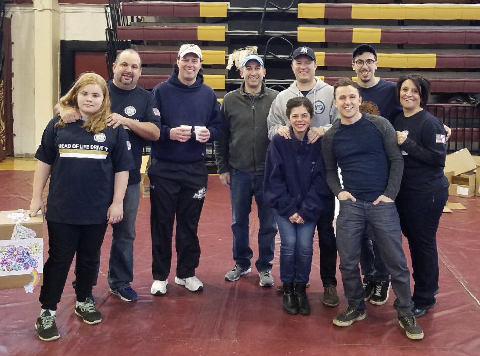 mikeschnall's tweet photo. More of those younger @siyoungdems showed up. Now we’re cookin’! And my annual #selfie w/ Mr #BreadofLifeFoodDrive #JoeDelaney of @NDCLUBSI! #StatenIsland #BeBOLD https://t.co/50LUfjjrBU