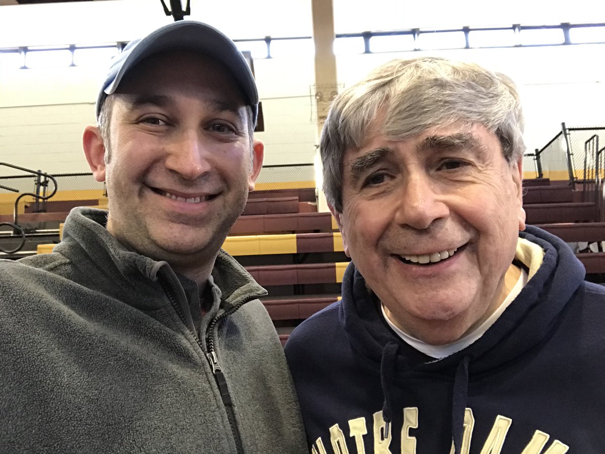 mikeschnall's tweet photo. More of those younger @siyoungdems showed up. Now we’re cookin’! And my annual #selfie w/ Mr #BreadofLifeFoodDrive #JoeDelaney of @NDCLUBSI! #StatenIsland #BeBOLD https://t.co/50LUfjjrBU