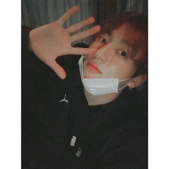 MinSuga2109's tweet photo. . Nếu sau này em già đi 💚 Ngồi nghĩ về quá khứ 💚 EM đã có một khoảng thời gian để trưởng thành 💚 và có cả thế giới mang tên anh 💚
. #iHeartAwards #BestFanArmy #BTSARMY
. @BTS_twt
. #Luyn https://t.co/DbEfb8dQtq