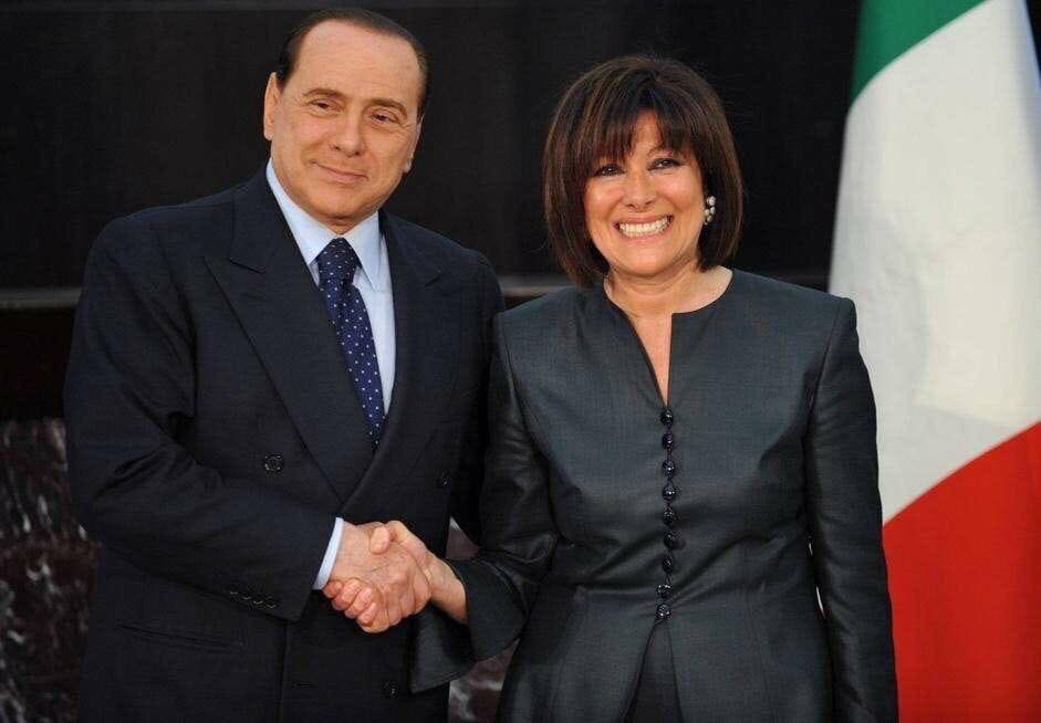 VSgarito's tweet photo. La prima #donna a ricoprire la carica di Presidente del #Senato della Repubblica Italiana è Elisabetta Alberti #Casellati!
in Forza Italia dal 1994, già sottosegretario nel 94 con il primo governo Berlusconi, e componente del CSM!

In bocca al lupo e buon lavoro 🍀🇮🇹 https://t.co/vwgQmU7BOR