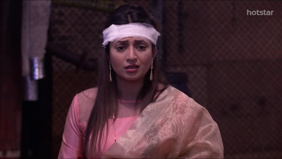 deardiary1812's tweet photo. Last moments of Ishita and Ashok ๐ญ๐ญ๐ญ๐ญ๐ญ๐ญ๐ญ๐ญ๐ญ๐ญ๐ญ
#YHM #IshOk https://t.co/R1Lq6lUvXG