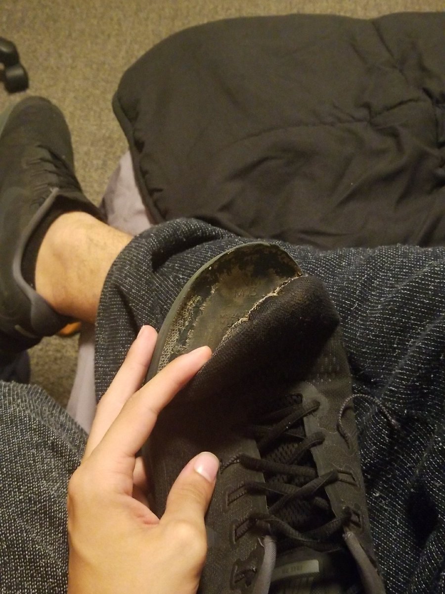 evan_snary's tweet photo. When you only buy shoes 6 months ago and this happens @Nike @NikeSupport https://t.co/qLhkQvRkZs