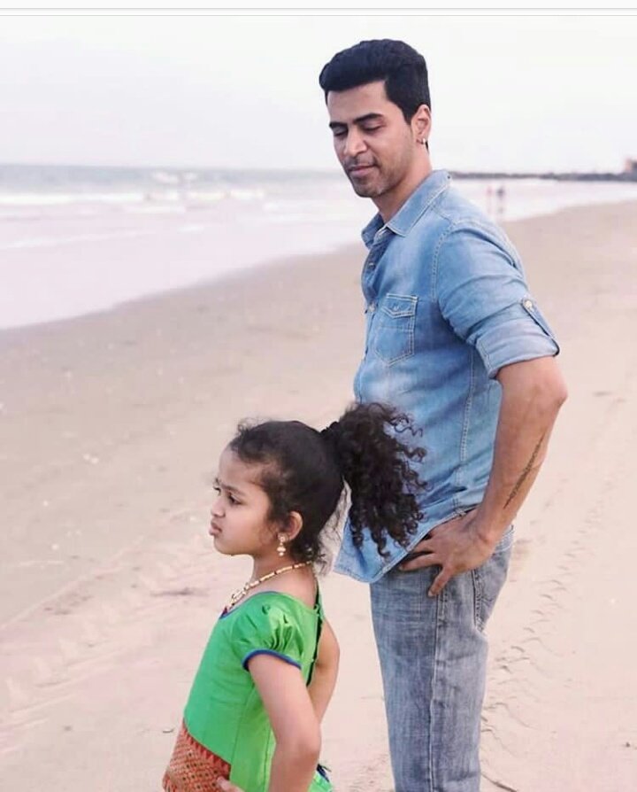 cutieagathaa's tweet photo. Cute kid#
Sangeetha#krish#
Enga veetu maapilai.. https://t.co/vJSRlX8Mf0