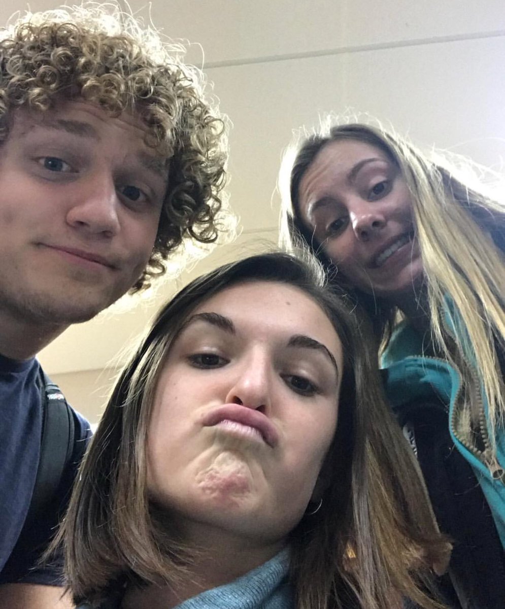 delaneygeiger1's tweet photo. HAPPY BIRTHDAY ETHAN!!! @egerding60 you’re the most bomb locker neighbor ever, have a good one!! #ripthefro 🎉🎉 https://t.co/SFzuodfXiT