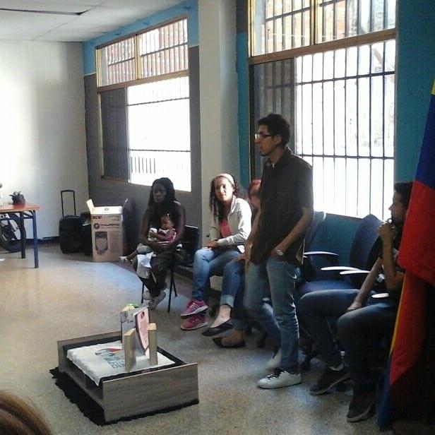 VZLAJassMartin's tweet photo. Este 21/03/18 tuvimos la juramentacion del comando de campaña de nosotras las mujeres jóvenes con la compañera Darlin Garcia #JPSUV #UNAMUJER  #ANOTATEYCONSTRUYE #ANC #GRACIAS @NicolasMaduro @MinMujer @blancaePSUV @Nahumpsuv @PartidoPSUV @MujerJovenJPSUV @ANC_ve @AntonietaPSUV https://t.co/iP5iKGF479