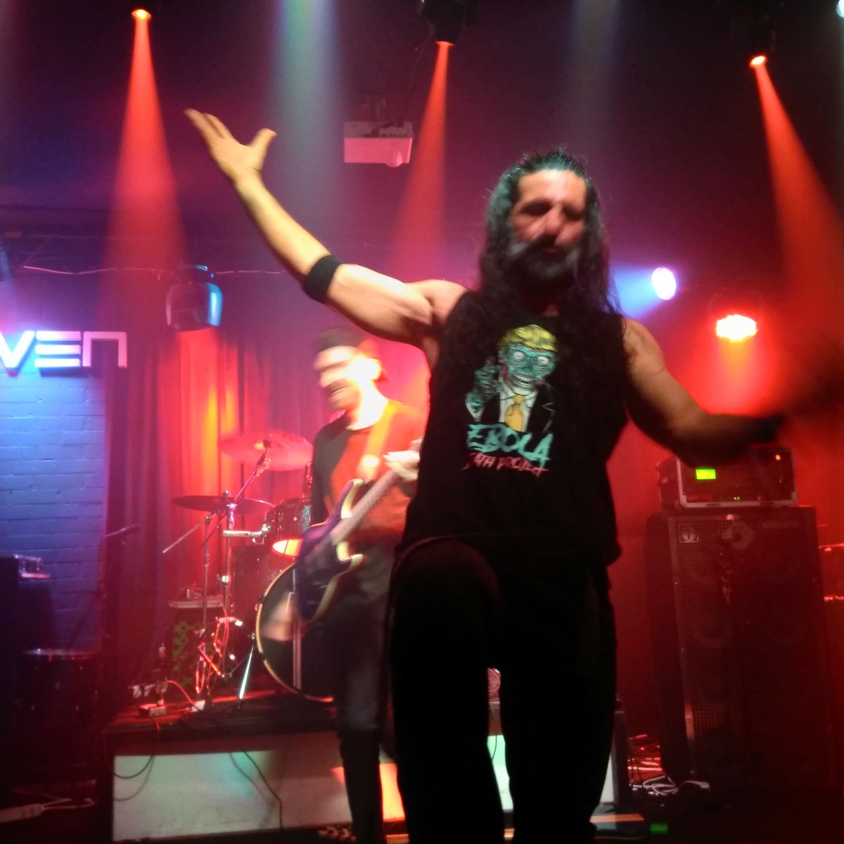 EbolaDP anoche en Sala Even. Mucha tralla Metalcore y banda muy brutal #EBOLADP #Metal #WOAMETALBATTLE #SalaEven #Metalcore