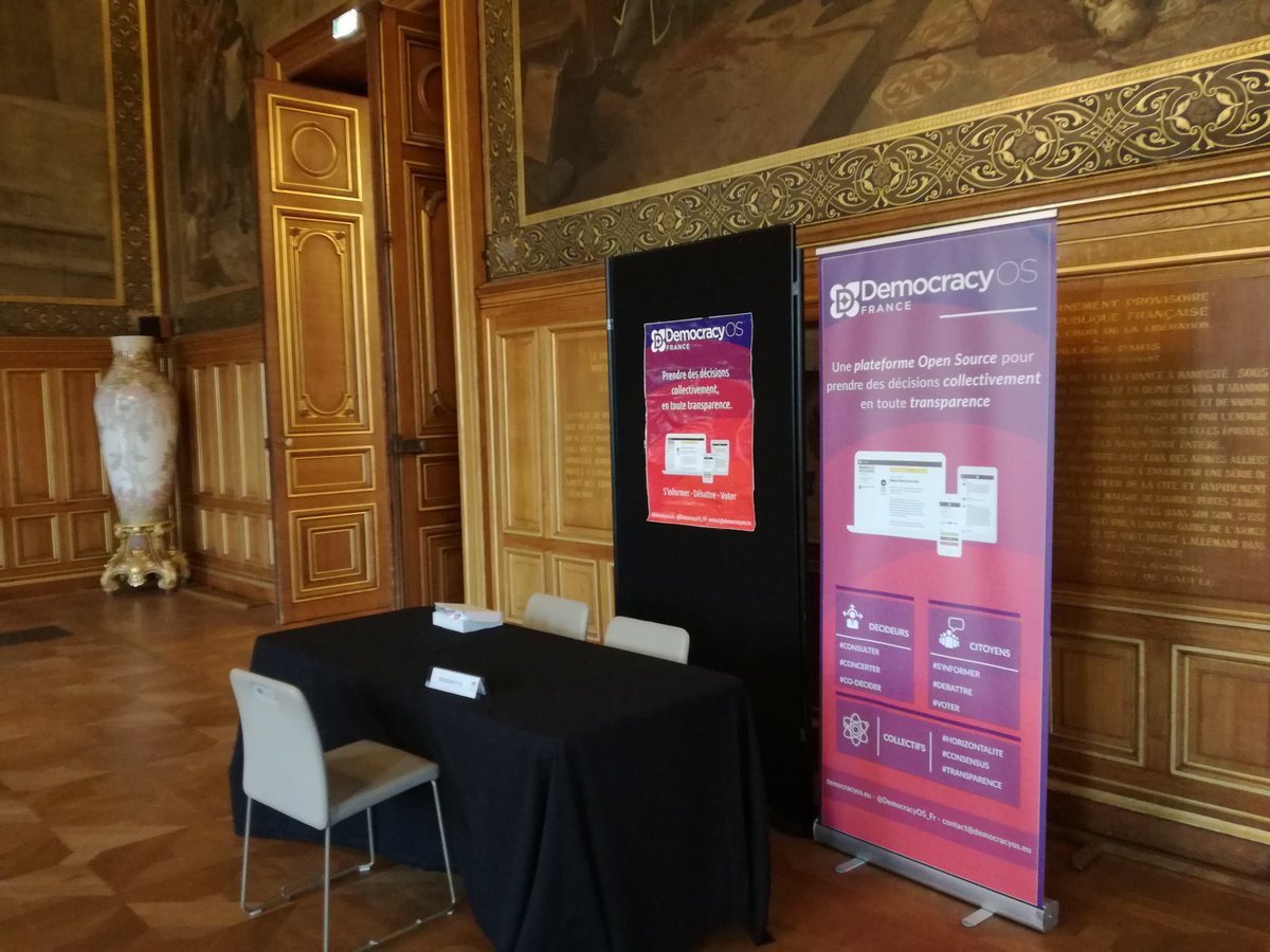 DemocracyOS_FR's tweet photo. La journée de la #participationcitoyenne, c'est parti ! Venez échanger sur notre stand, découvrir l'outil #DemocracyOS et nos projets jusqu'à 16h30 à l'hôtel de ville 👋 https://t.co/vCoeIculuc