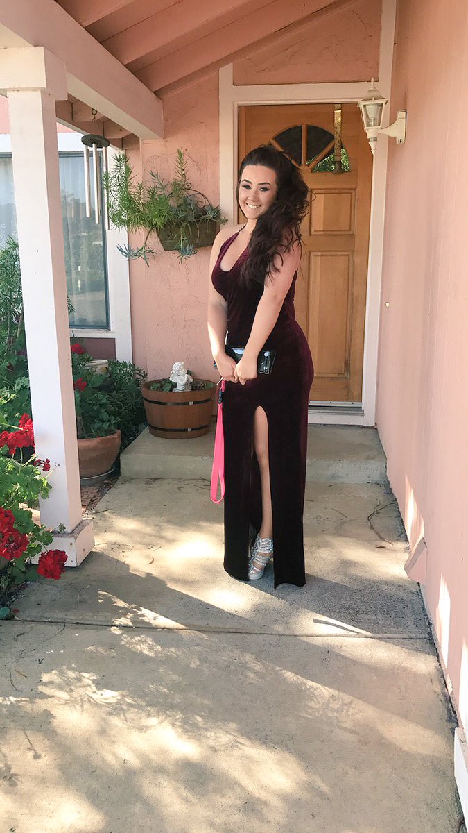 tannaaarae's tweet photo. Happy 18th em!💕🔞🎉 I’m glad that we have become close over the years, and you’re a friend that anyone would want to have. We have made unforgettable memories &amp; I can’t wait to make more! Love you girl, &amp; I’m sad that I can’t be there to celebrate with you, but have a gr8 day💝 https://t.co/cfSPm9JiVl