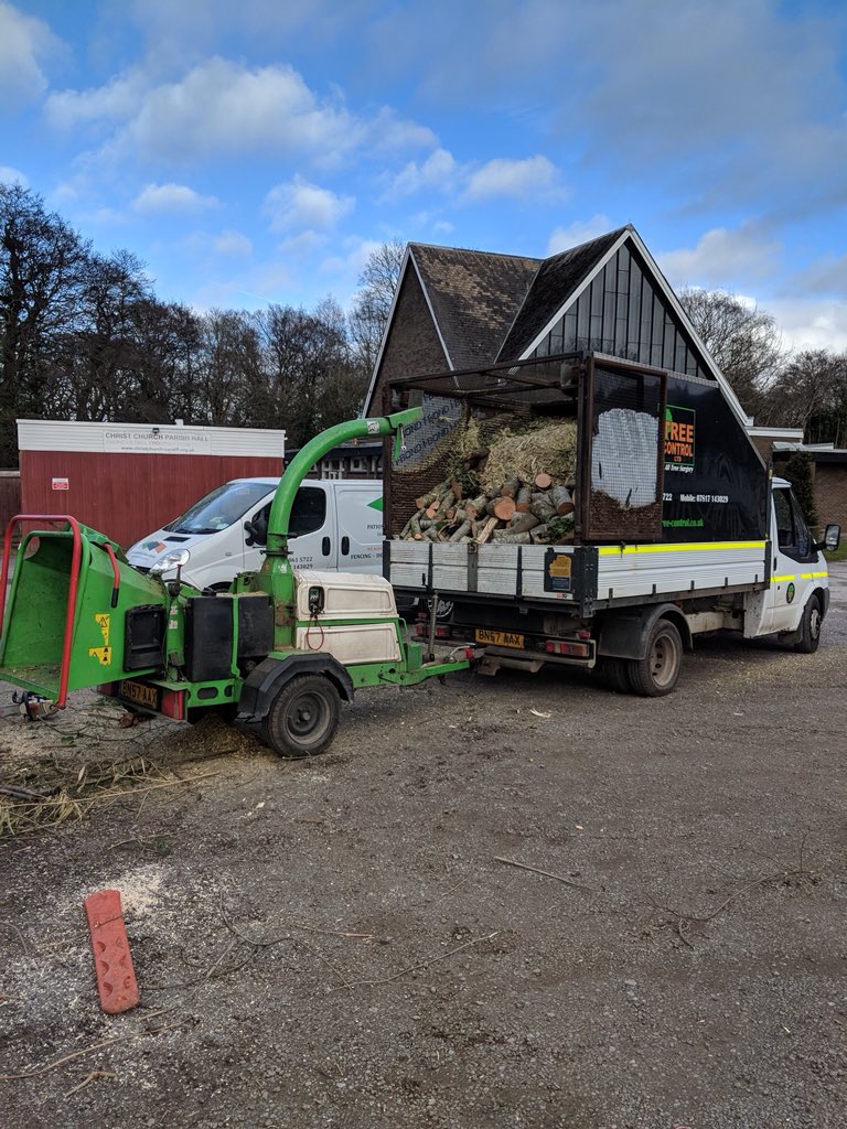 treecontrol8's tweet image. Busy old quoting session in process today for #MrTree. Here are some of this month’ s photos so far. 
Tel 02920 615722 ( free quote).

#treesurgeonscardiff #fencing #garden #patio #paving #leanto #logcabin  #artificialgrass #turf #lawn #busyandgrateful #springhassprung 😀🐇🌳