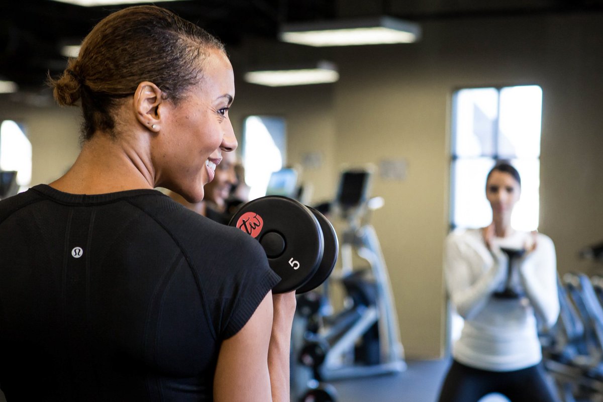TotalWomanGym's tweet photo. If you hate working out, you're probably at the wrong gym. Surround yourself with positive energy; it makes a huge difference. https://t.co/jbd4oPDTGA