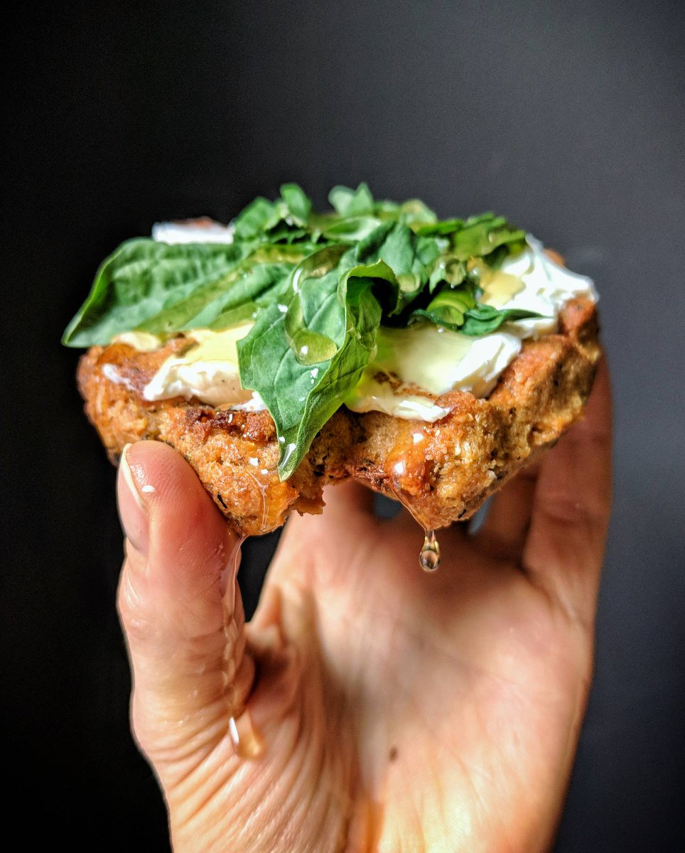 SwapFoods's tweet photo. Do you know how much honey was on the floor after this shot? 🤦Here's to the foodies that are committed to showing the world just how droolworthy healthy eats can be! Next time you want pizza try this: Tomato Pizza #Swapple, @kitehillfoods c. cheese, fresh basil, @mikeshothoney https://t.co/Ao6Y9EtdGV