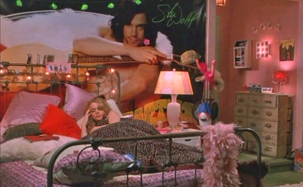 CINEMAGEMS's tweet photo. Confessions of a Teenage Drama Queen (2004) https://t.co/825vrq0VO0