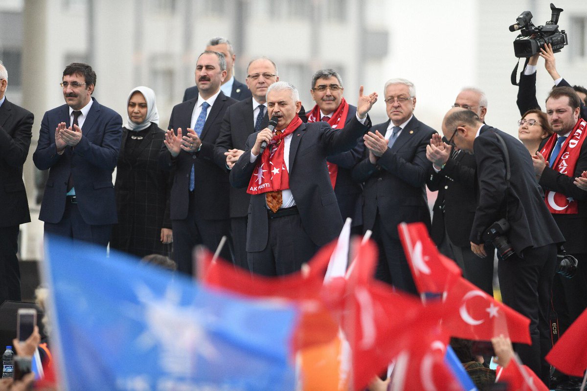 abdulhamitgul's tweet photo. Başbakanımızın teşrifiyle muhteşem bir kongre heyecanı yaşadık. Teşekkürler Gaziantep, teşekkürler AK Gençlerimiz. Ufkumuz, umudumuzsunuz. Sizlere güveniyoruz. https://t.co/aXGV1nMMam