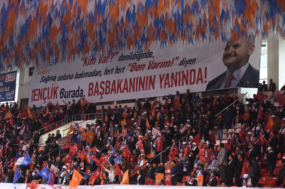 abdulhamitgul's tweet photo. Başbakanımızın teşrifiyle muhteşem bir kongre heyecanı yaşadık. Teşekkürler Gaziantep, teşekkürler AK Gençlerimiz. Ufkumuz, umudumuzsunuz. Sizlere güveniyoruz. https://t.co/aXGV1nMMam