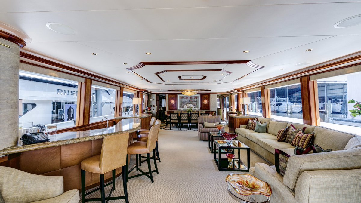 Palm Beach Boat Show Yacht of the Day: 130' Westport HORIZON can be seen at D Dock 208H with customized Salon, expansive entertaining spaces and accommodations for up to 10 guests. Get a private tour today! 
Mark@iyc.com 
ow.ly/gqF030j25kb
#yacht #iyc #palmbeach #westport