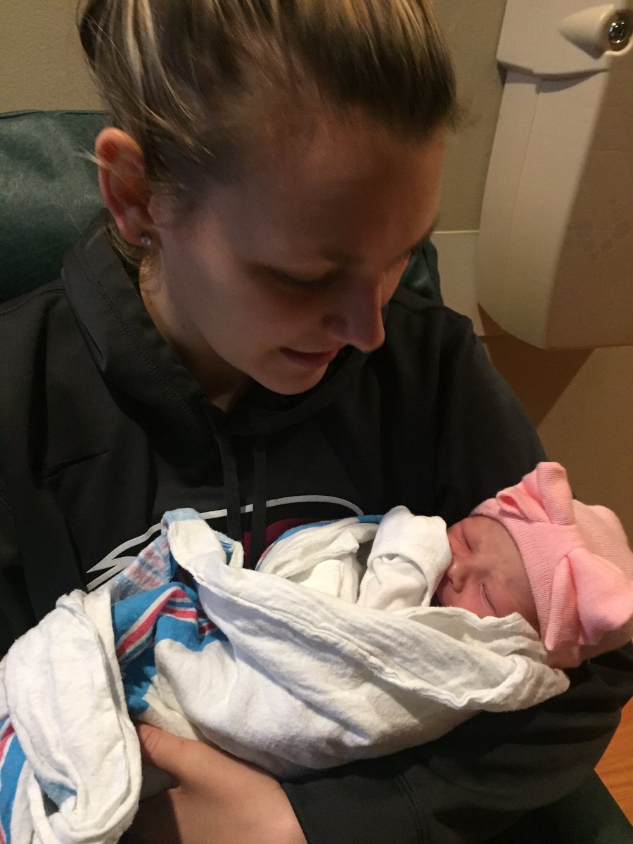 KKuester15's tweet image. Waited to post about our latest commit. Our hearts have never been so full. Aislinn Maria Lavin- you are one loved little Hawk! 🏀❤️